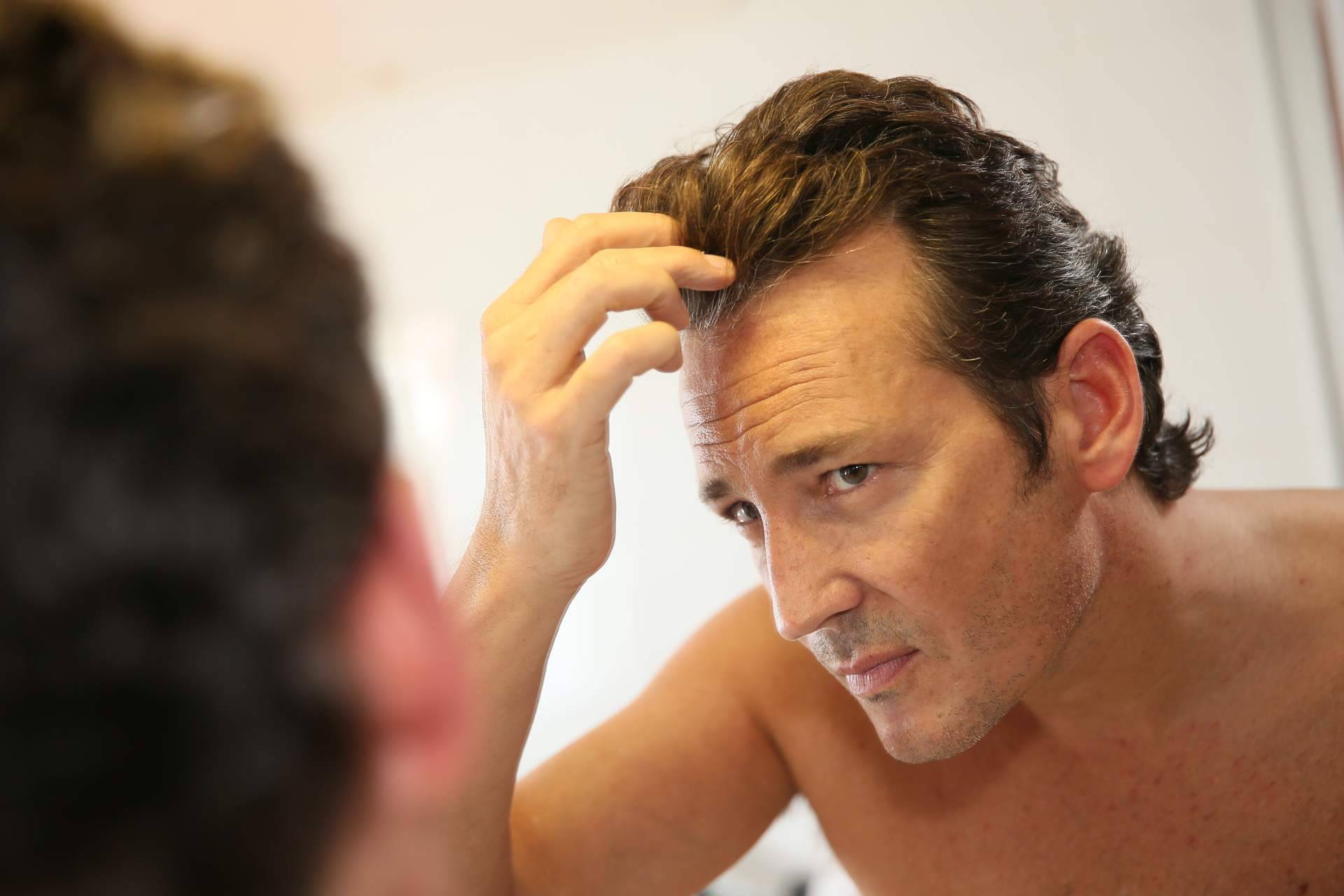 What should men know before dyeing their hair