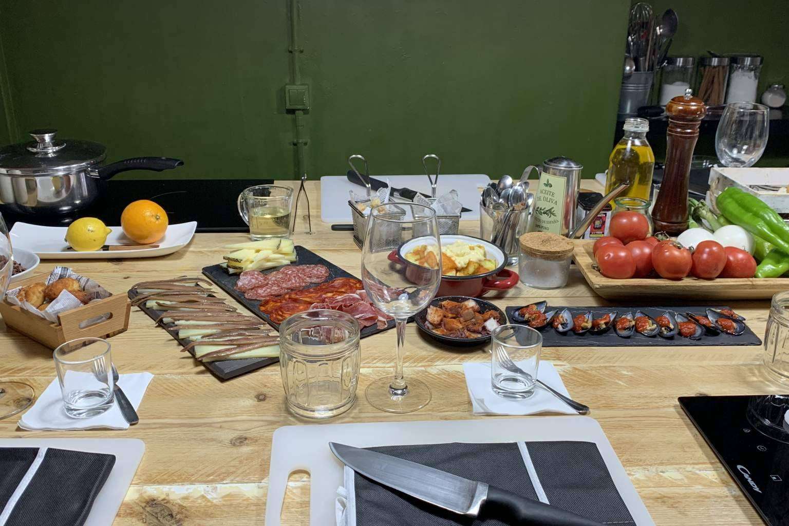 Paella cooking class in Barcelona and tour to the La Boquería market