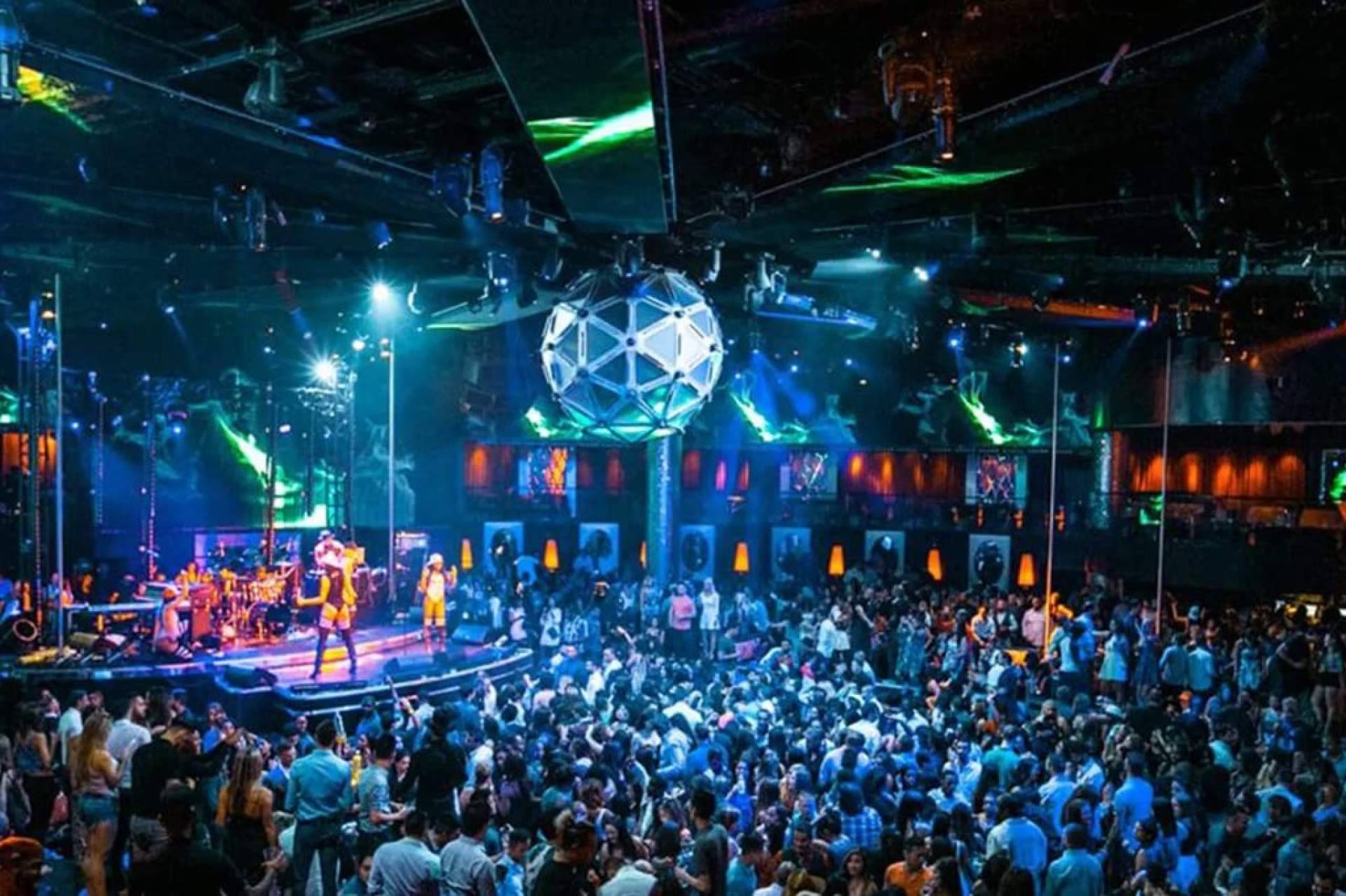 Party Like a VIP; Inside Las Vegas’ Elite Nightlife Scene