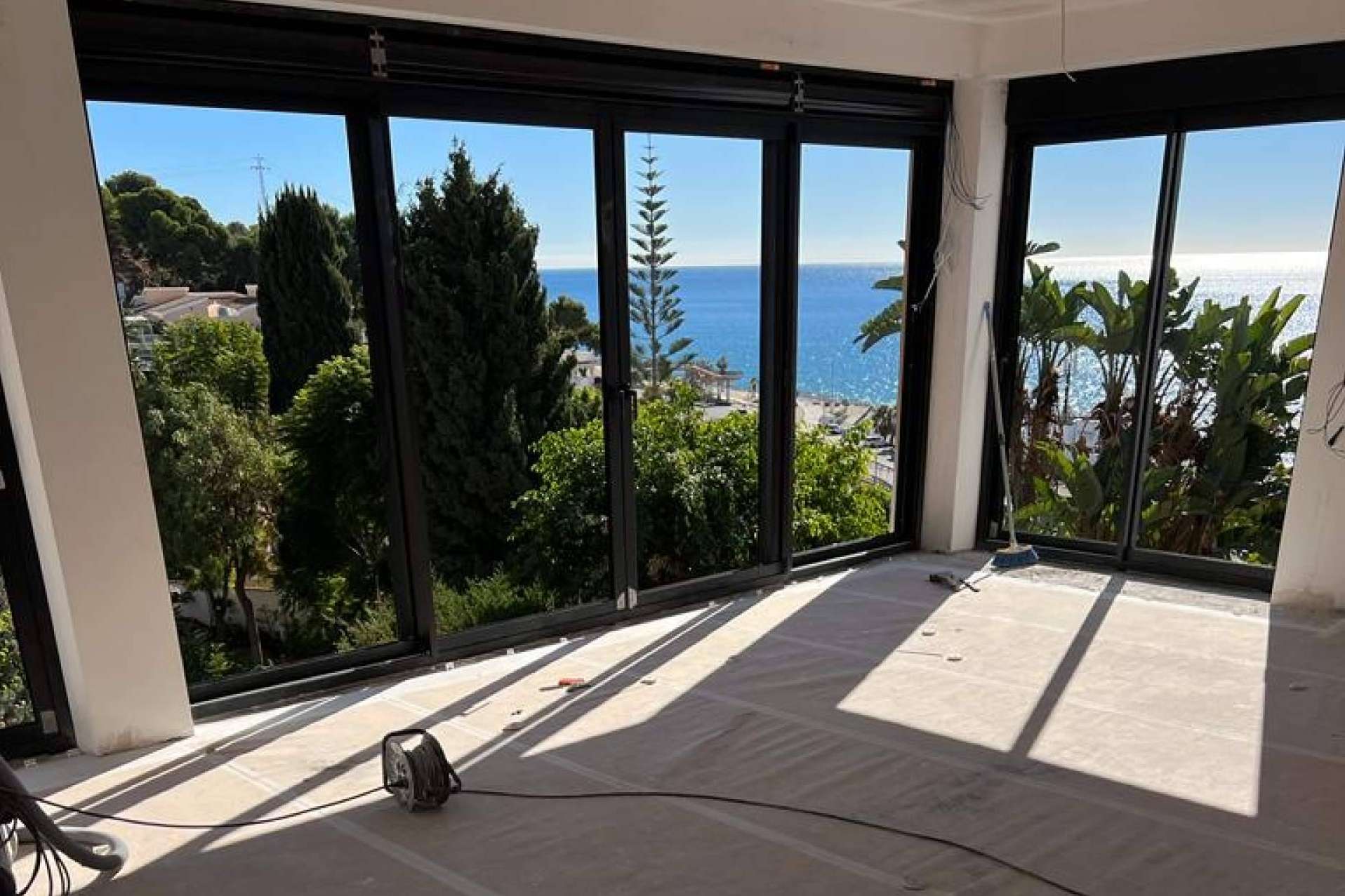 Building dreams; The advantages of hiring a professional builder in Marbella