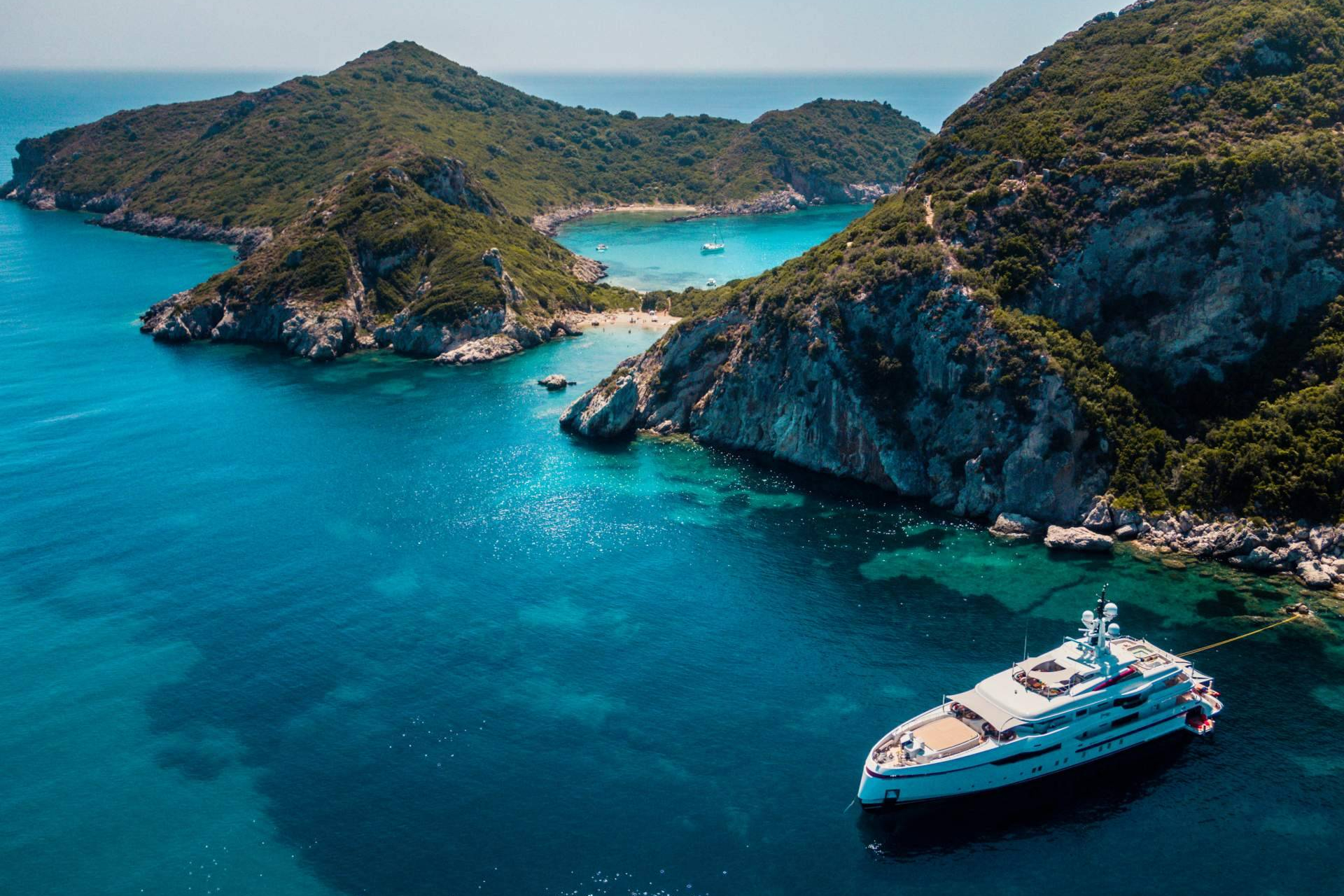 Tailor-made yachting experiences in the Mediterranean, the luxury offering from Boatsters Black