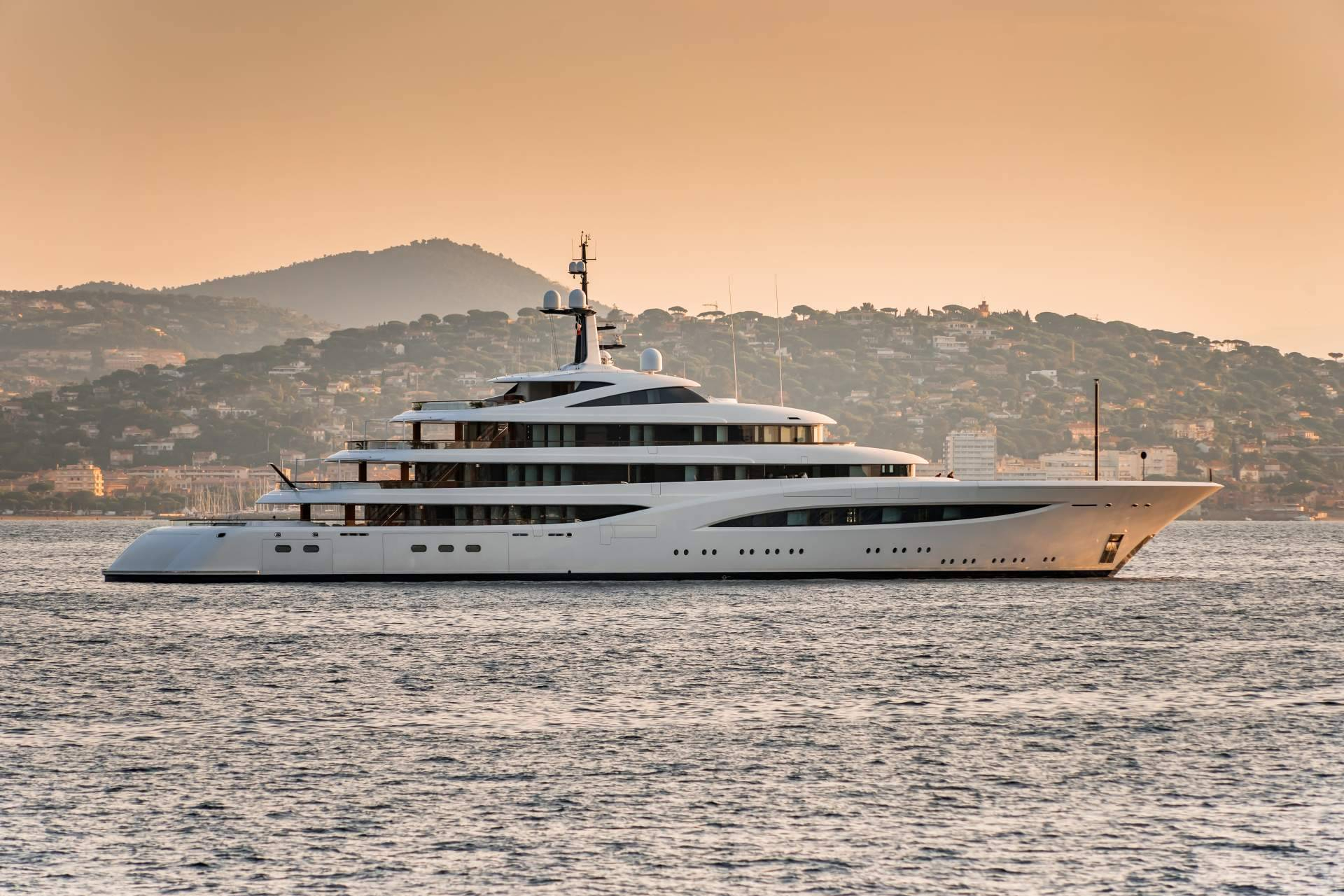 High-end cruising at sea; Boatsters Black redefines the global concept of luxury mega yacht charter