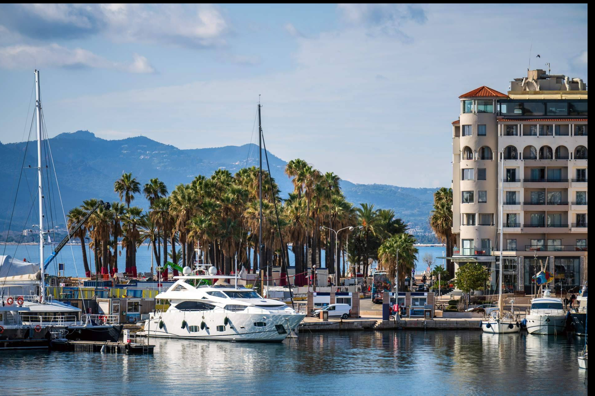Web design Marbella, OUNTI delivers tailored digital solutions for companies of all sizes